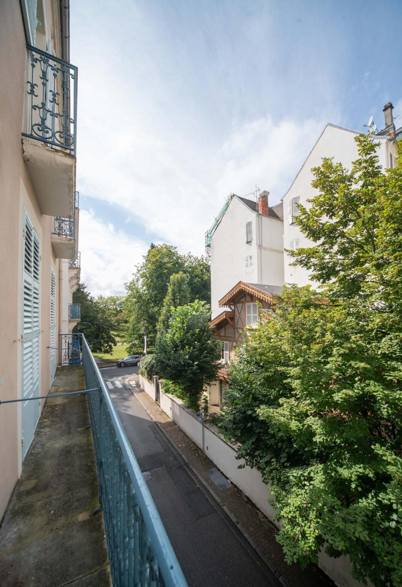 Residence Serbie - Appartements Design Et Climatises En Centre Ville Vichy Exterior photo